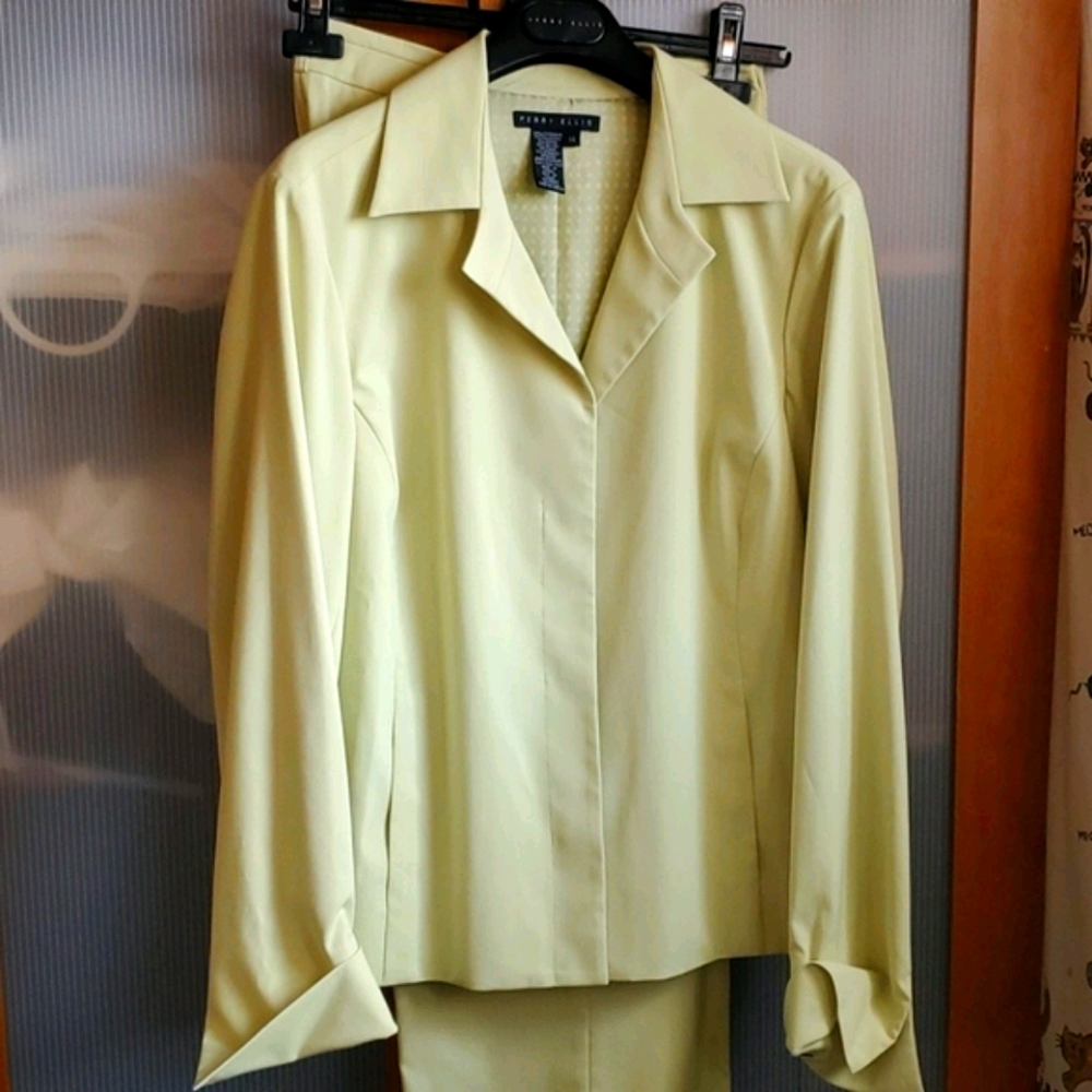 Perry Ellis cropped blazer - Picture 2 of 6